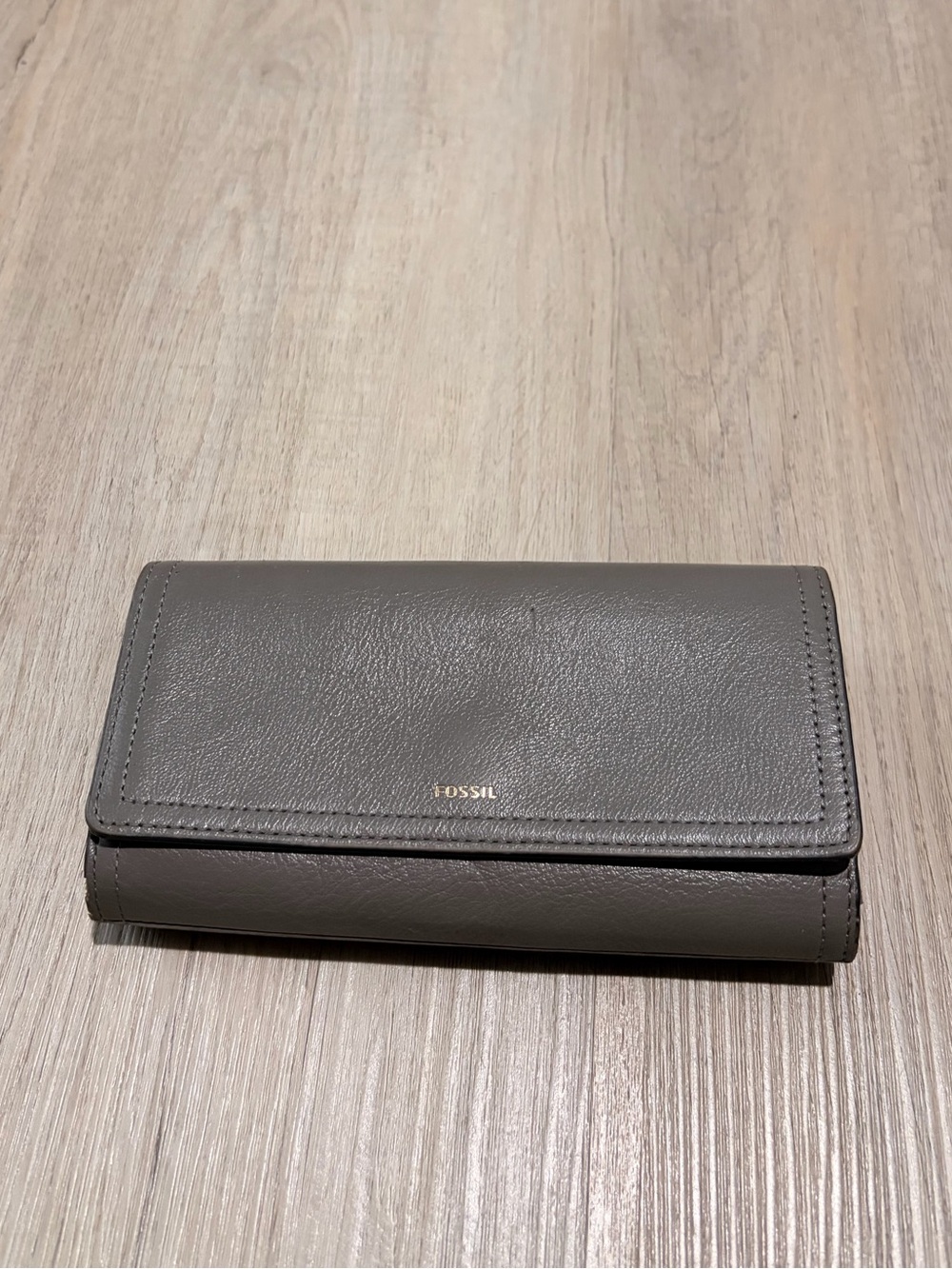 Fossil Gray Pebble Leather Trifold Wallet